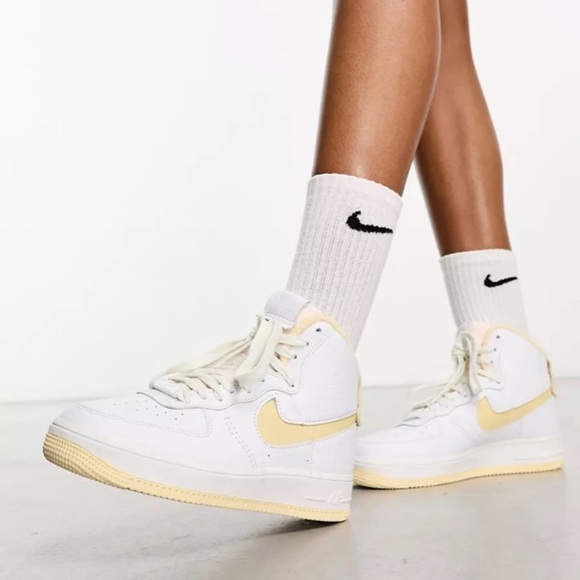 LIKE NEW! NIKE AIR FORCE Sculpt! - Picture 8 of 16